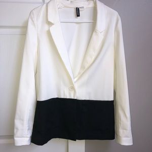 Size 6 white and and black blazer